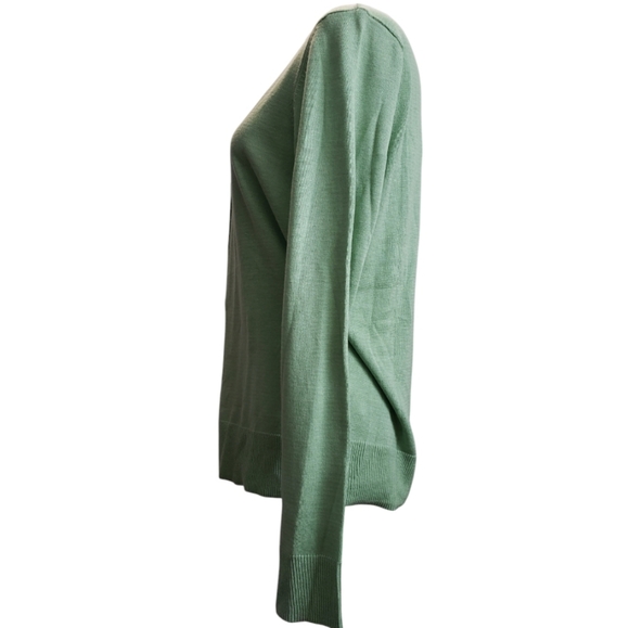 Amazon Essentials Women's Lightweight Crewneck Cardigan Sweater, M - Picture 2 of 6